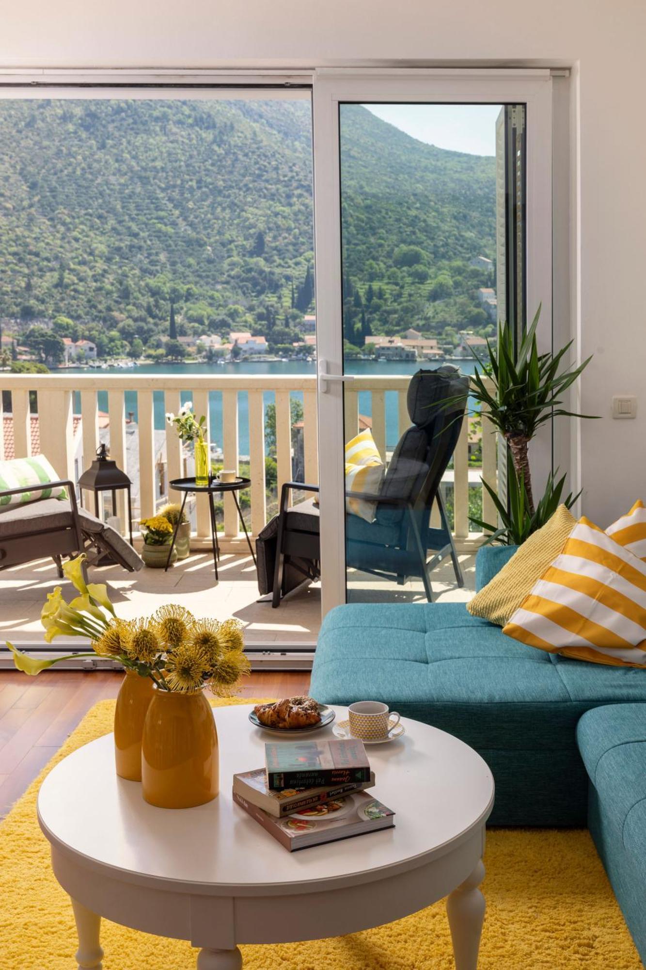 Apartment Deluxe Bellevue ซาตอน ภายนอก รูปภาพ