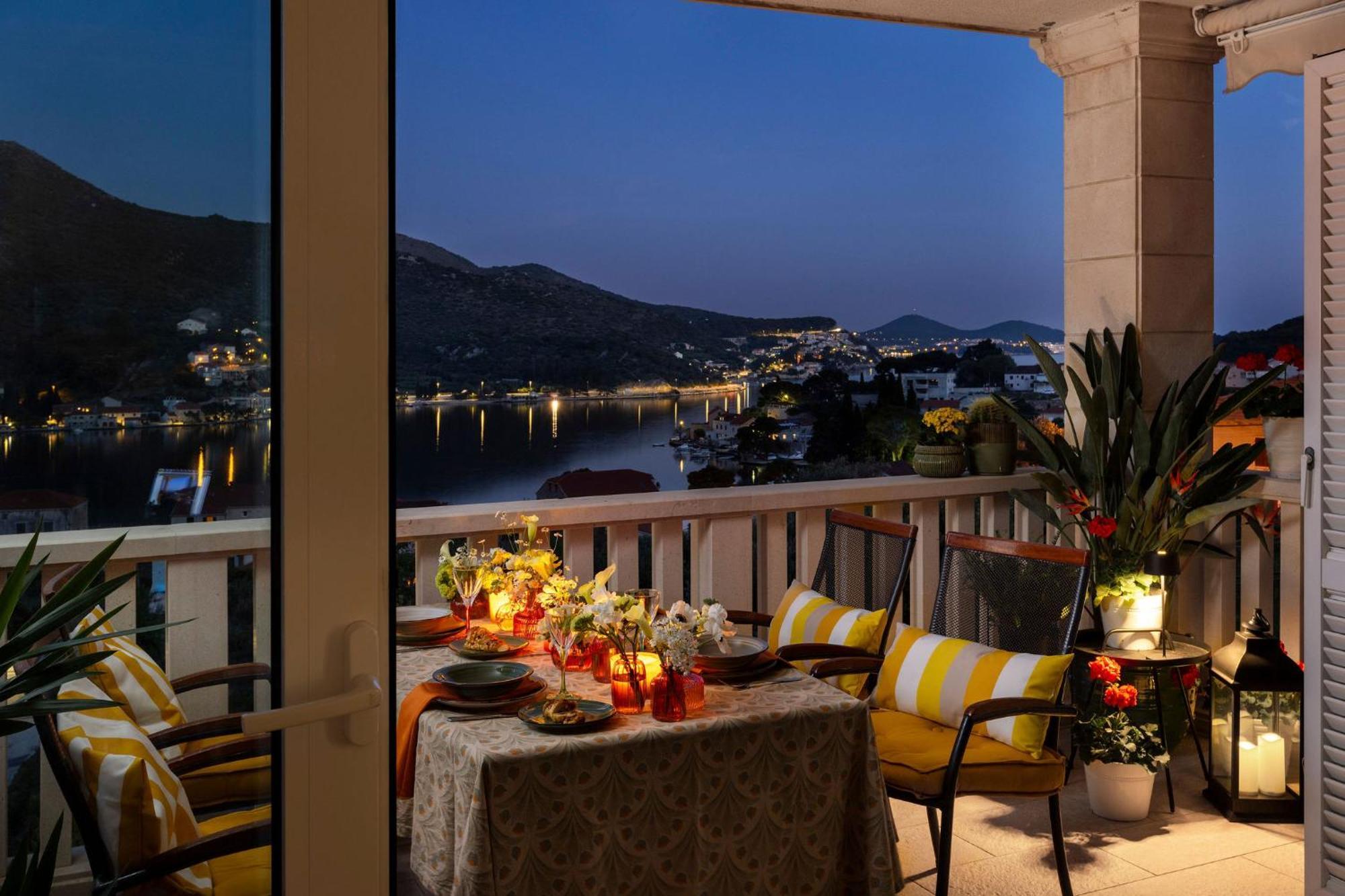 Apartment Deluxe Bellevue ซาตอน ภายนอก รูปภาพ